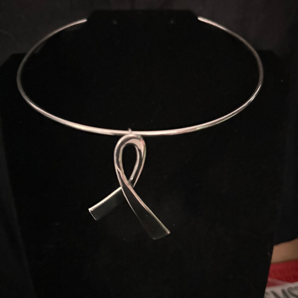 New Never worn: Breast Cancer 925 Silver Necklace by Dominique Dinought Designs